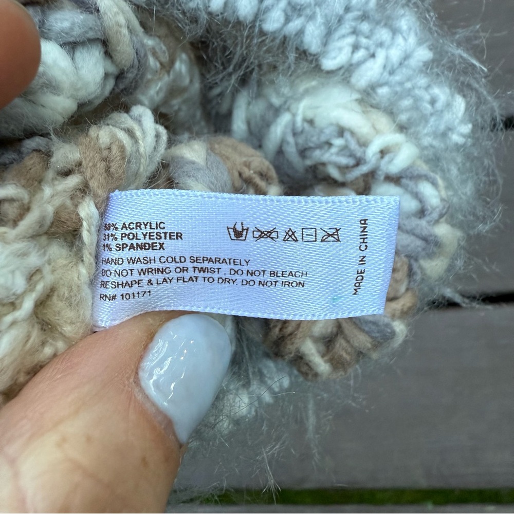 Cozy Knit Pom-Pom Beanie - Cream and Gray One Size - Picture 3 of 5
